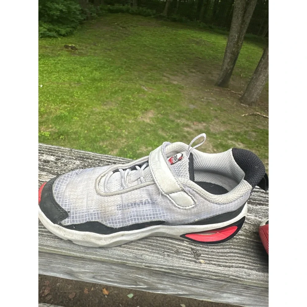 Nike Air Max Motif Kids Shoes White Black Red FN4459-102 Size 12.5C